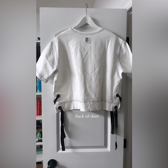 NWOT | White crop top t shirt with ribbon side slit | Fits Women’s M - L - Picture 3 of 4